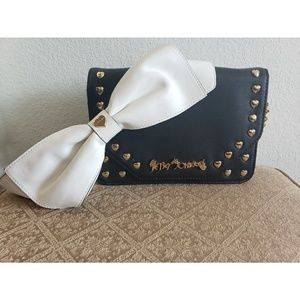 Betsey Johnson crossbody purse